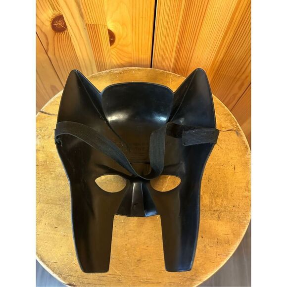 Wolverine Hard Plastic Mask X-MEN 1991 Marvel Toy Biz Halloween Yellow Black VTG - Picture 2 of 5